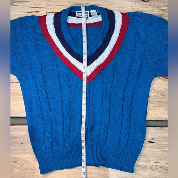 Vintage Weekends Cable Knit Preppy Collegiate Style V-neck Sweater - Picture 9 of 10
